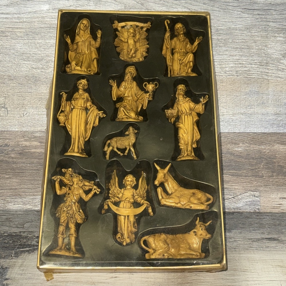 Vintage 11 Pieces Nativity Set with Original Box made in Taiwan